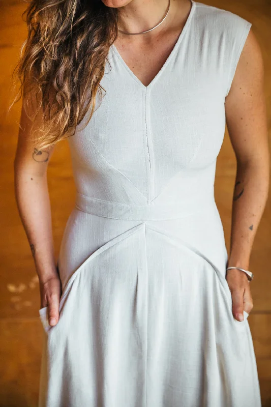 Last Chance Xena Dress in Oat Linen