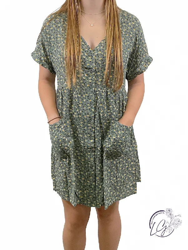 Quick Sale Curvy Whimsical Button-Down Dress