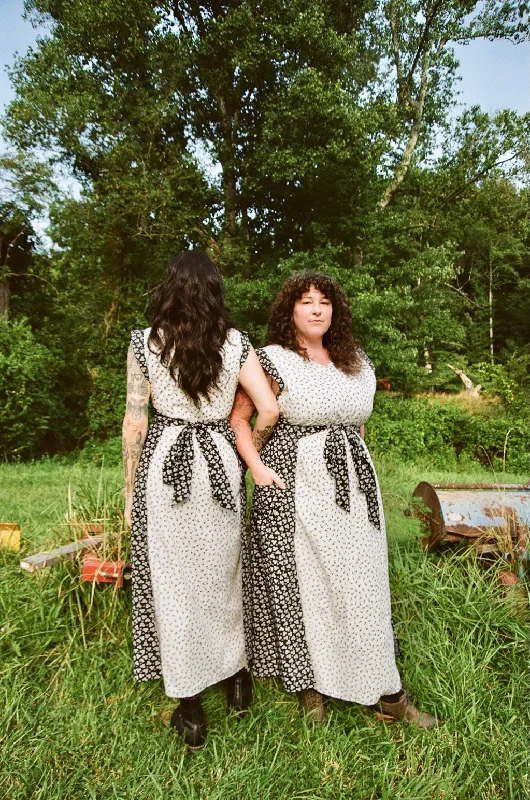 Can't Be Beat Ivy Dress in Black & White Flower