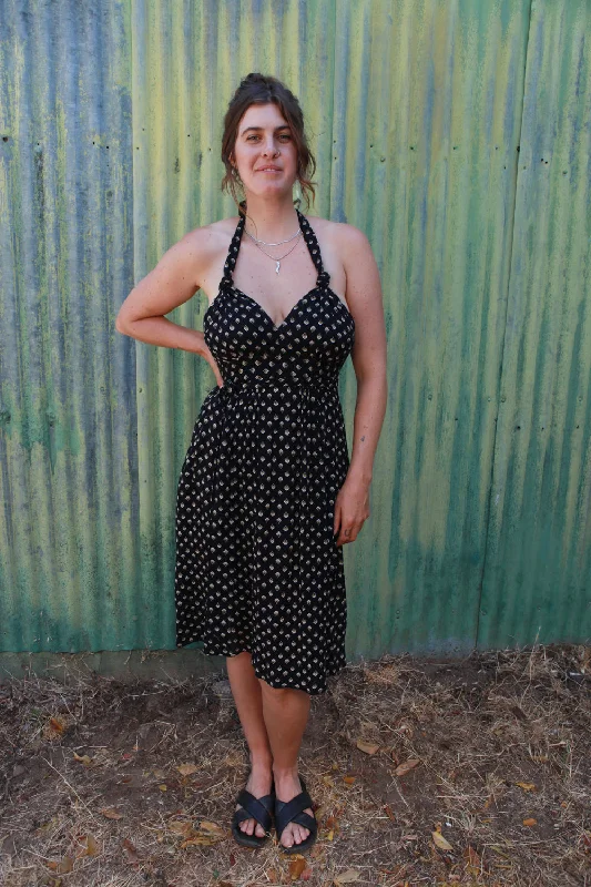 Bargain Prices Monroe Dress in Black Blossom Crepe