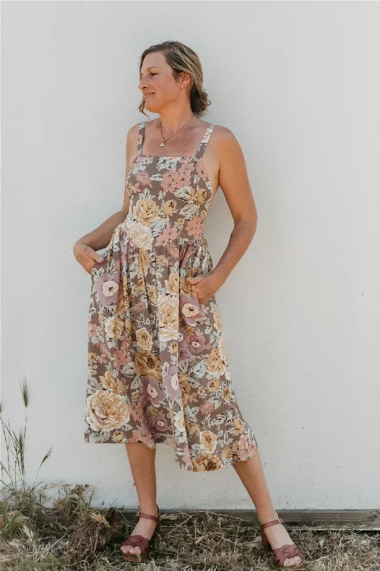 Price Break Myrah Dress in Muted Floral Crepe