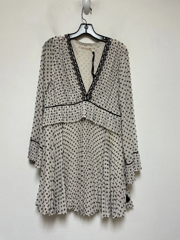Great Bargains Black & Cream Dress Casual Short Chelsea And Violet, Size L